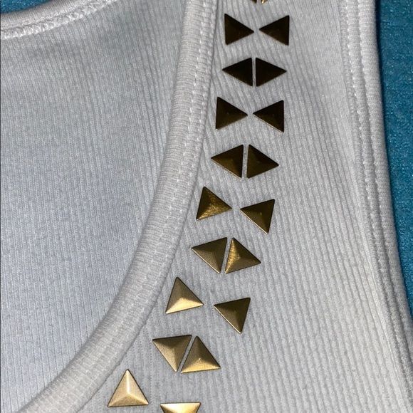 St. John’s Bay tank top white with gold accents ribbed textured stretchy size XL - Picture 3 of 9